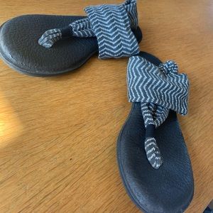 Sanuk yoga sling sandal
